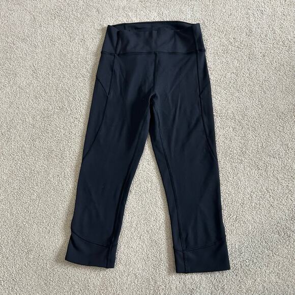 Lululemon In Movement Crop Leggings Everlux 19 Black Mid Rise Yoga Gym Workout 6 - Picture 3 of 6